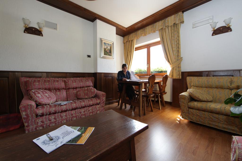 Santa San Hotel Champoluc Exterior foto