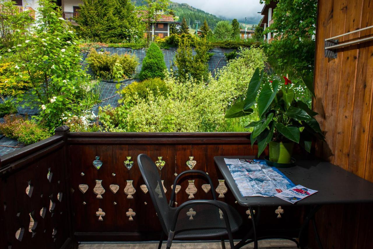 Santa San Hotel Champoluc Exterior foto