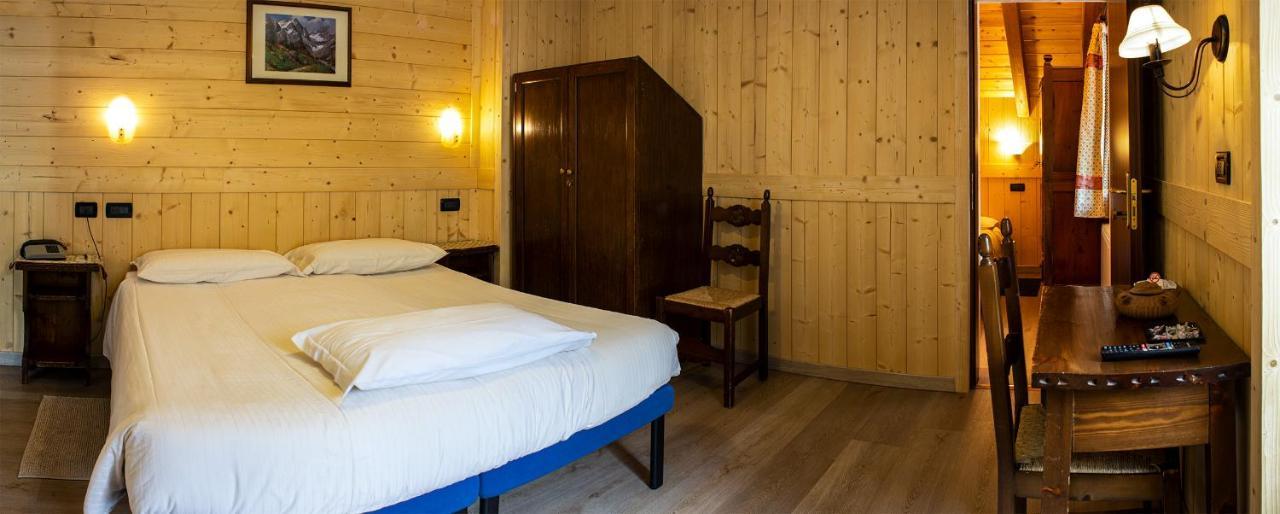 Santa San Hotel Champoluc Exterior foto