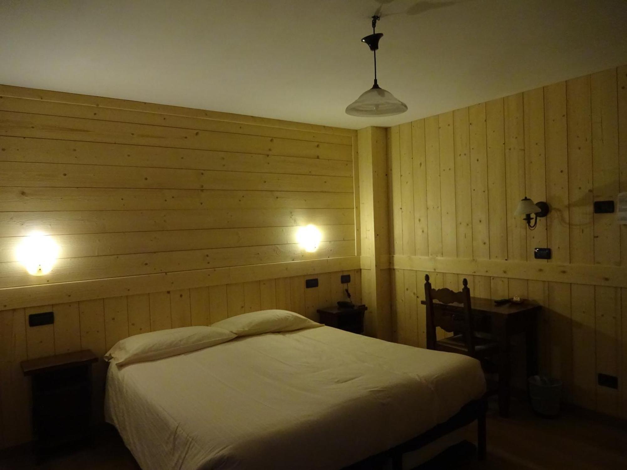 Santa San Hotel Champoluc Quarto foto
