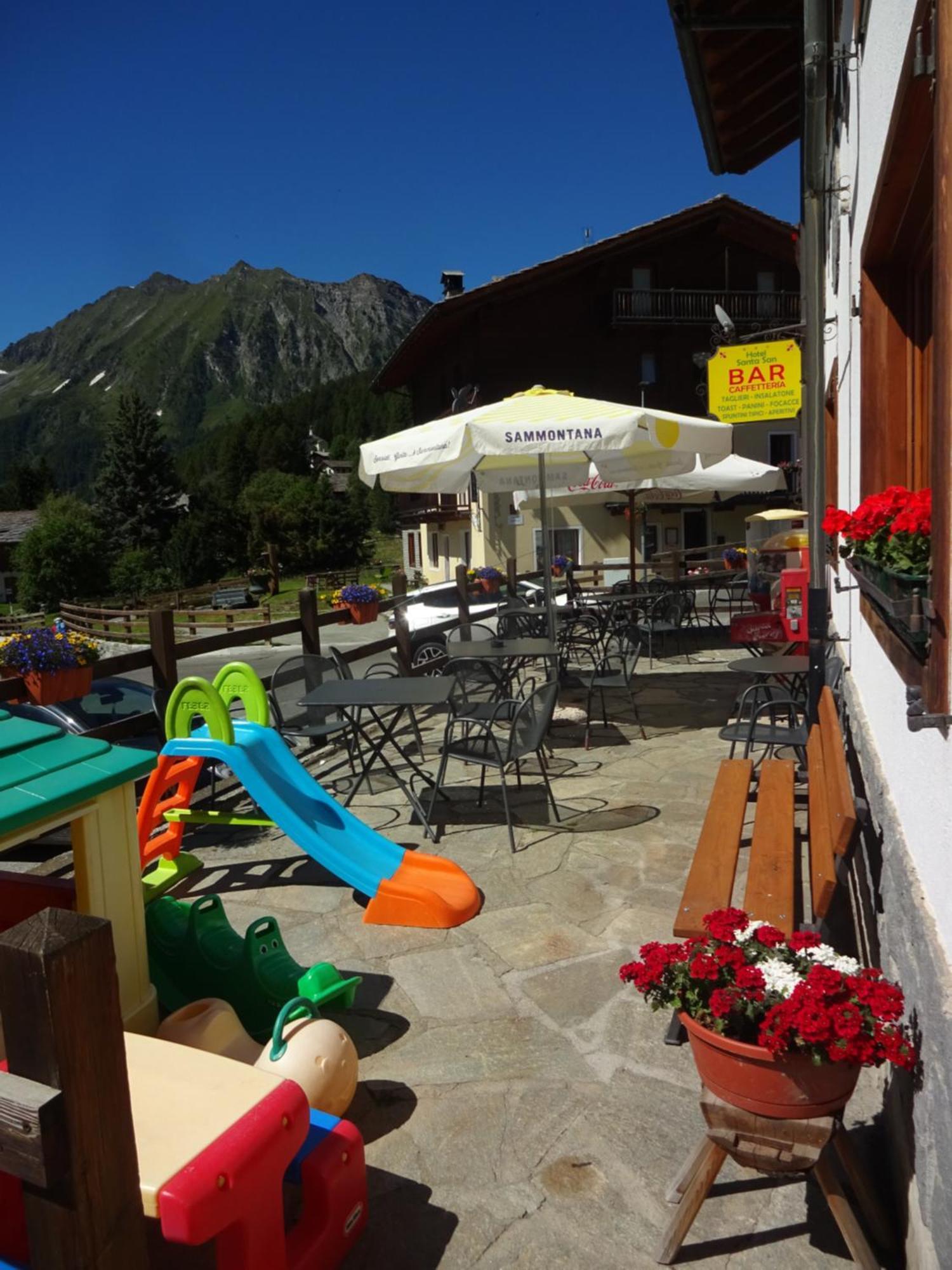Santa San Hotel Champoluc Exterior foto