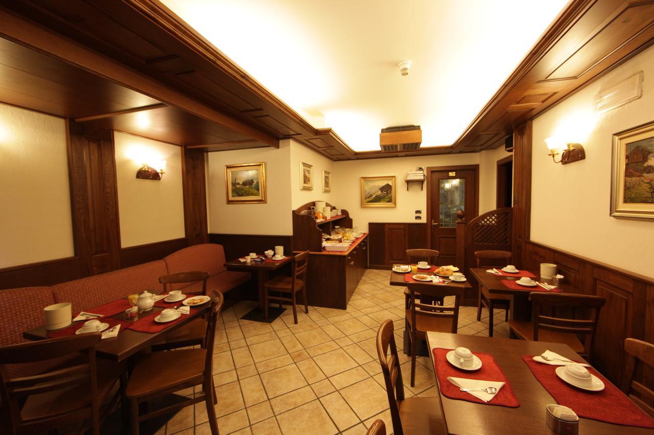 Santa San Hotel Champoluc Exterior foto